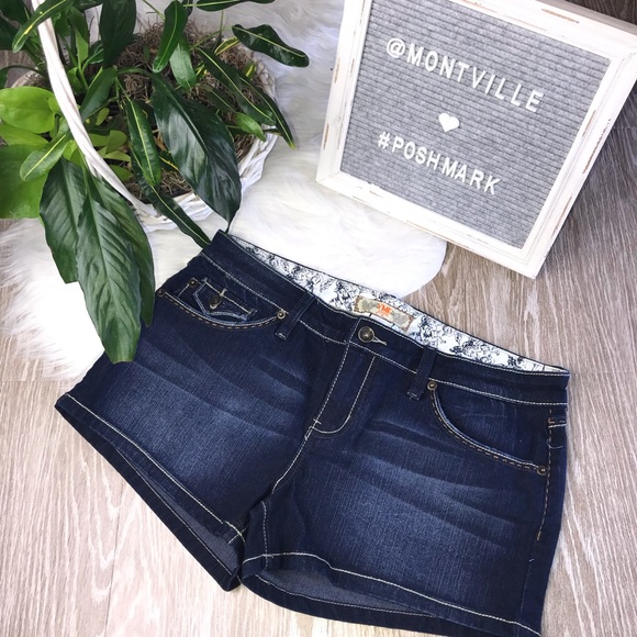 YMI Jeans Denim Jean Shorts Size 11 Stretchy - Picture 1 of 4